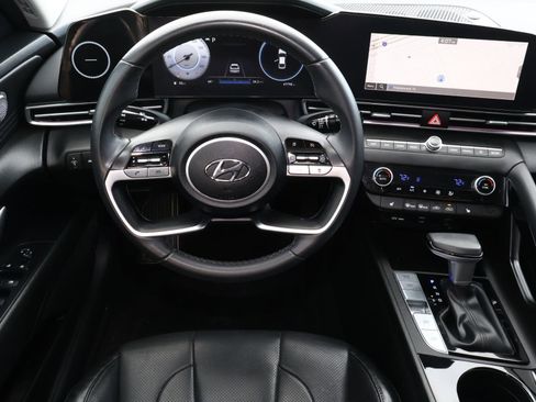 Used 2023 Hyundai Elantra Limited image 7