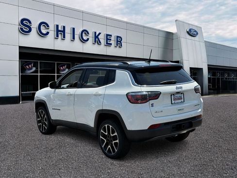 Used 2018 Jeep Compass Limited w/ Navigation Group AWD/4WD image 3