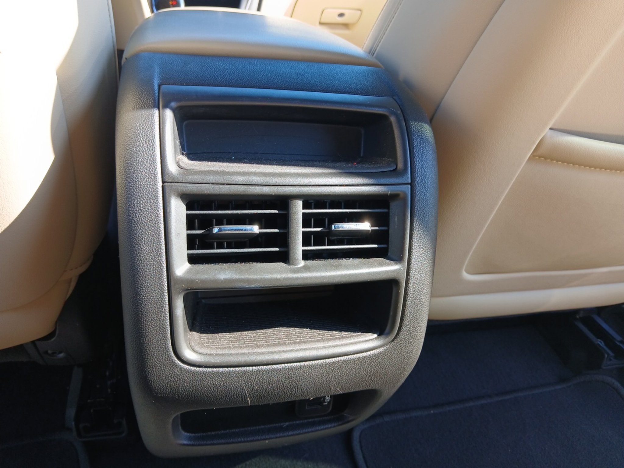 Used 2017 Cadillac XT5 Luxury w/ Driver Awareness Package FWD image 22