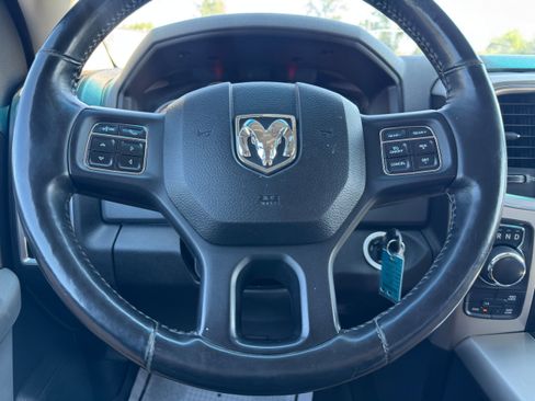 Used 2017 RAM 1500 Classic SLT AWD/4WD image 19