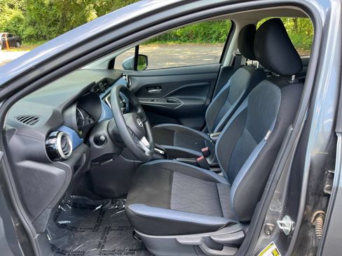 Used 2025 Nissan Versa SV FWD image 20