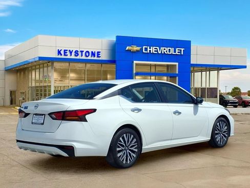Used 2025 Nissan Altima 2.5 SV FWD image 7