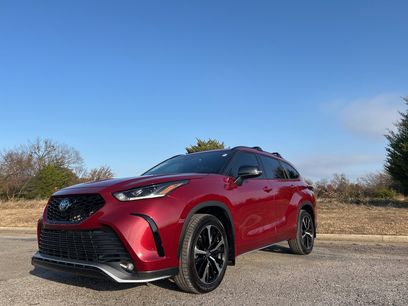 Used 2021 Toyota Highlander XSE