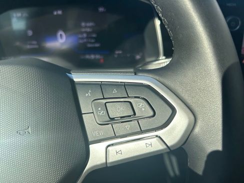 Used 2025 Volkswagen Jetta SE w/ Sunroof Package image 18