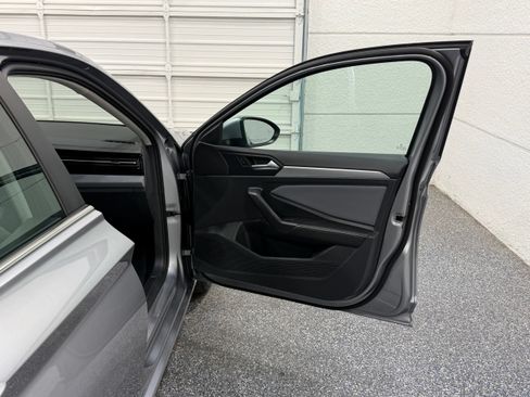 Used 2026 Volkswagen Jetta SE FWD image 28
