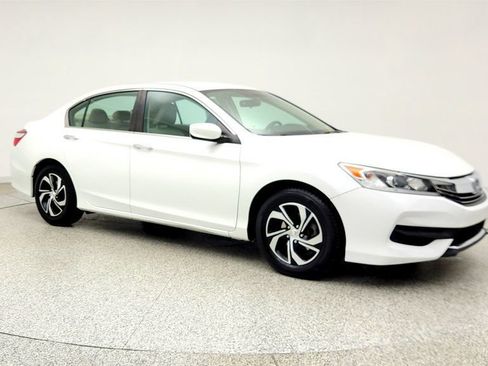 Used 2017 Honda Accord LX image 3