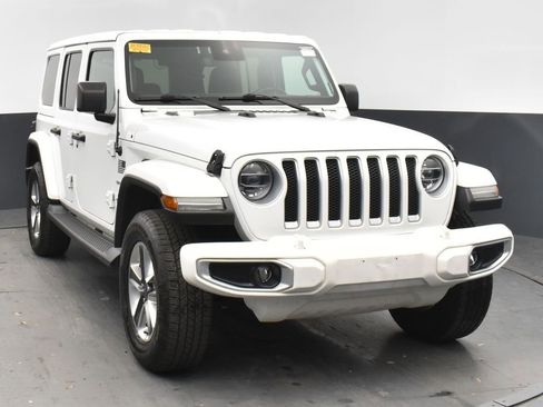 Used 2020 Jeep Wrangler Unlimited Sahara image 2