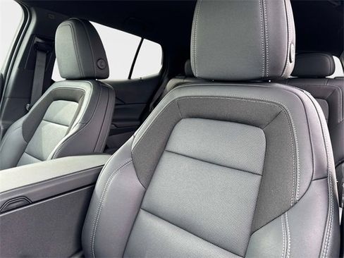 Used 2024 Chevrolet Equinox EV LT image 16