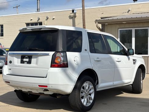 Used 2013 Land Rover LR2 HSE AWD/4WD image 6
