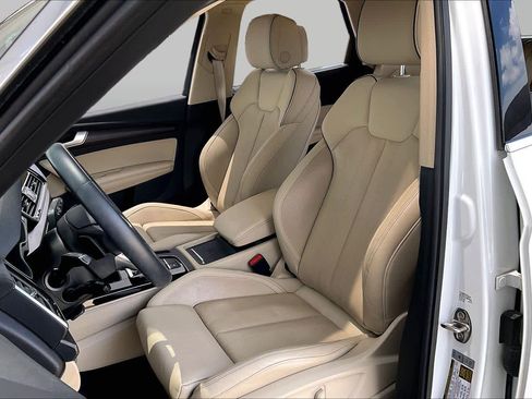 Used 2021 Audi Q5 2.0T Premium Plus w/ Premium Plus Package AWD/4WD image 8