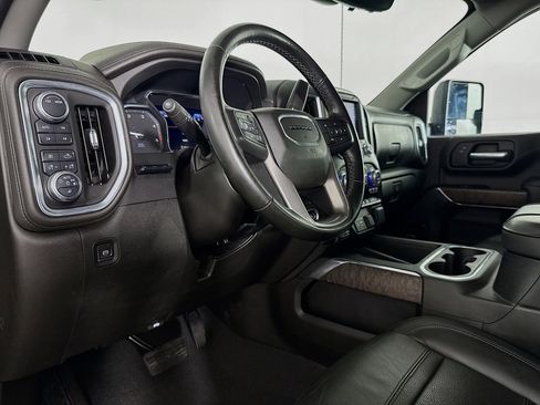 Used 2023 GMC Sierra 3500 Denali w/ Denali Ultimate Package image 21