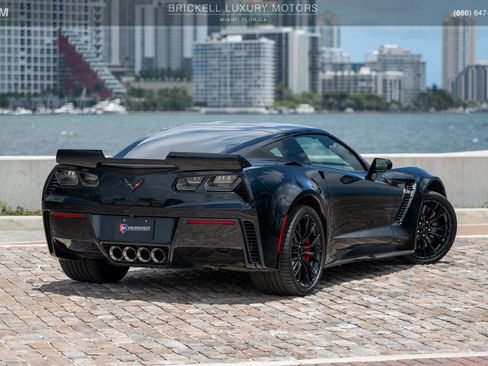 Used 2016 Chevrolet Corvette Z06 w/ 3LZ Preferred Equipment Group RWD image 4