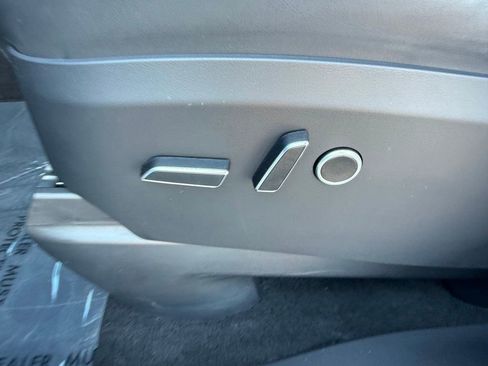 Used 2023 Tesla Model X image 11