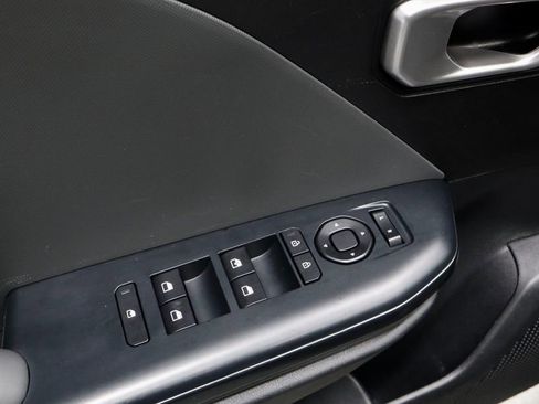 Used 2025 Kia K4 FWD image 22