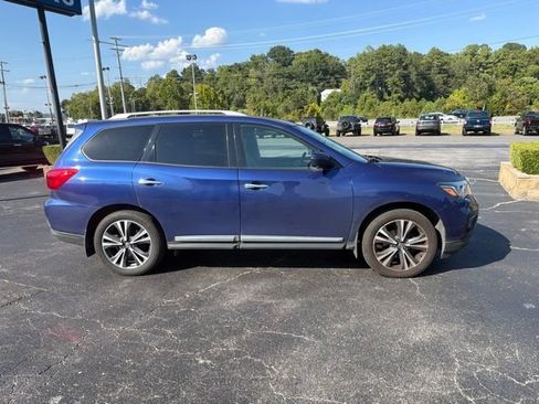 Used 2020 Nissan Pathfinder Platinum w/ Cargo Package AWD/4WD image 2