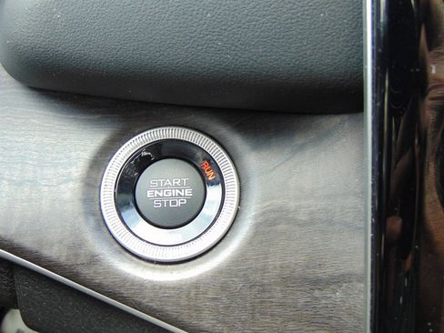 Used 2023 Jeep Grand Cherokee image 42