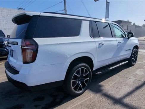 Used 2024 Chevrolet Suburban RST w/ Luxury Package image 8