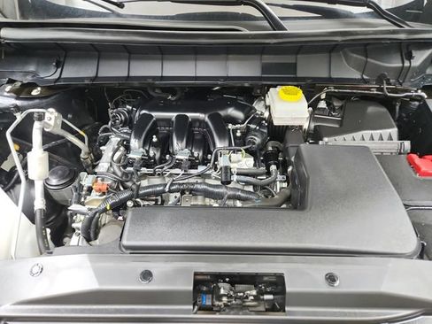 Used 2025 Nissan Pathfinder SL FWD image 17
