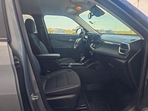 Used 2025 Chevrolet TrailBlazer LT w/ Convenience Package image 27