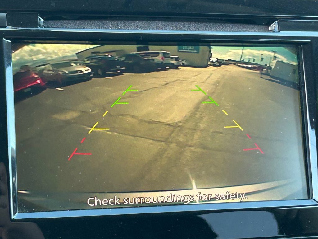 Used 2018 Nissan Rogue SV AWD/4WD image 27