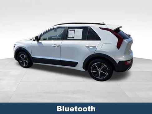 Used 2023 Kia Niro EX FWD image 5