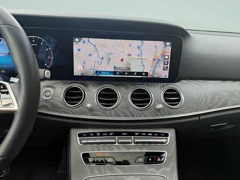 Used 2021 Mercedes-Benz E 350 4MATIC Sedan image 17
