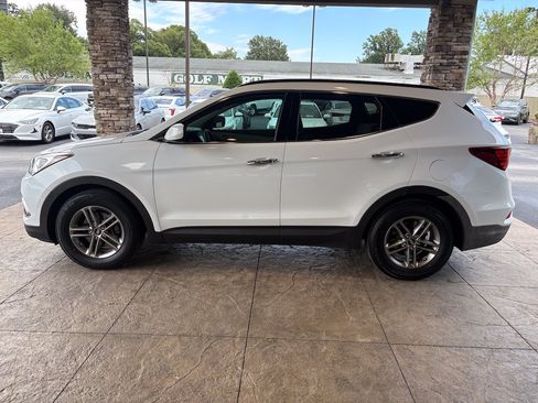 Used 2017 Hyundai Santa Fe Sport FWD image 9