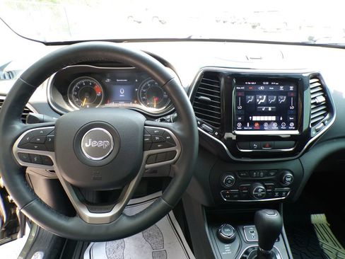 Used 2019 Jeep Cherokee Limited AWD/4WD image 10