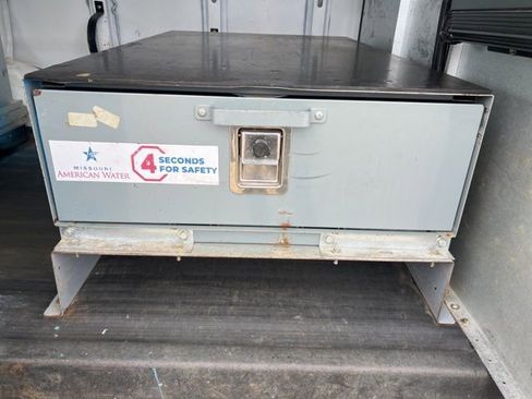 Used 2016 Chevrolet Express 2500 image 19