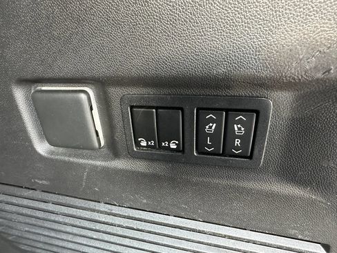 Used 2021 Chevrolet Tahoe RST w/ Luxury Package RWD image 45