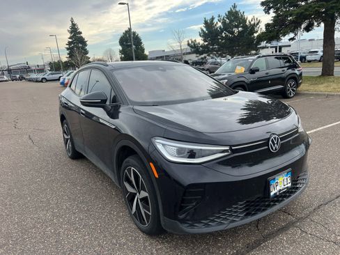 Used 2023 Volkswagen ID.4 Pro S image 3