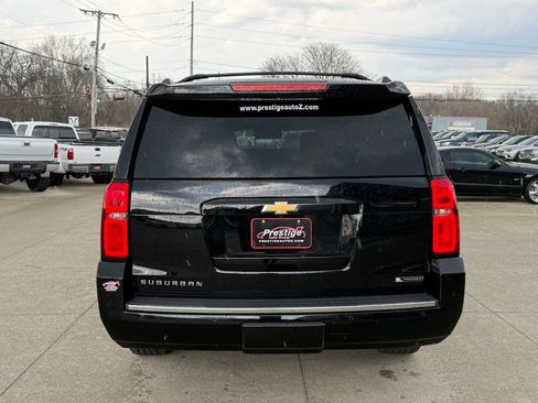 Used 2018 Chevrolet Suburban Premier image 19