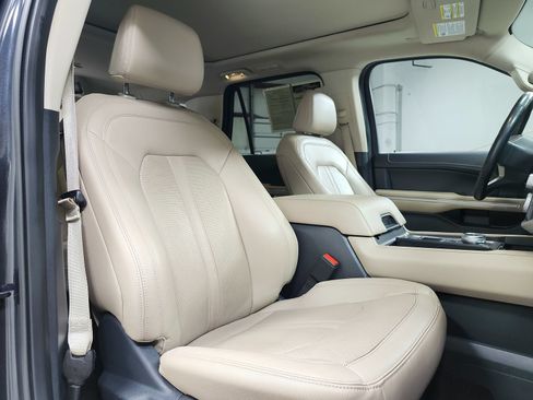 Used 2022 Ford Expedition Limited RWD image 44