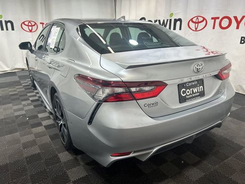 Used 2024 Toyota Camry SE image 5