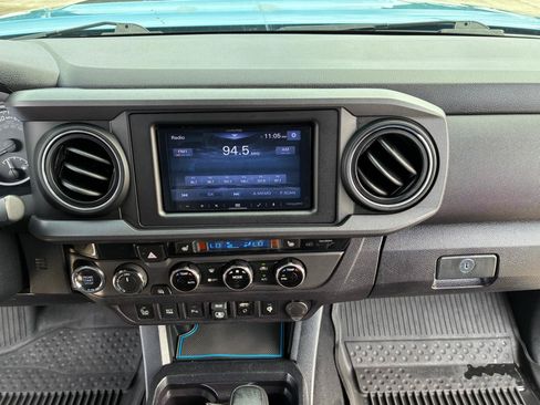 Used 2018 Toyota Tacoma TRD Pro AWD/4WD image 18