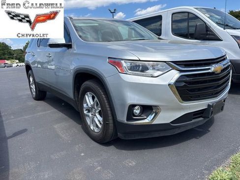 Used 2018 Chevrolet Traverse LT image 1