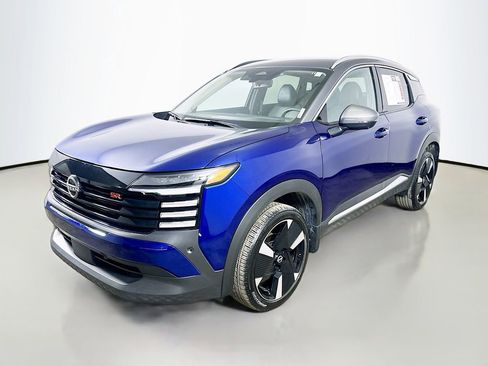 Used 2025 Nissan Kicks SR w/ Interior Electronics Package image 3