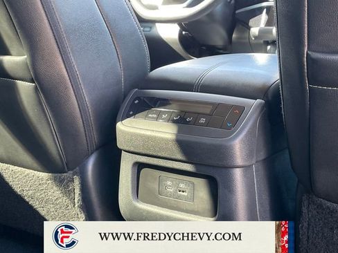 Used 2025 Nissan Pathfinder SL AWD/4WD image 38
