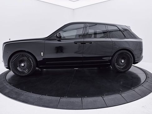 Used 2020 Rolls-Royce Cullinan AWD/4WD image 15