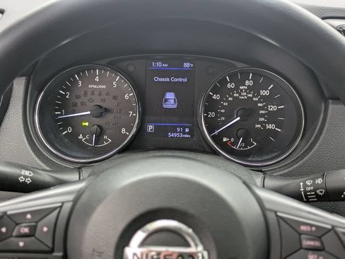 Used 2018 Nissan Rogue SV FWD image 29