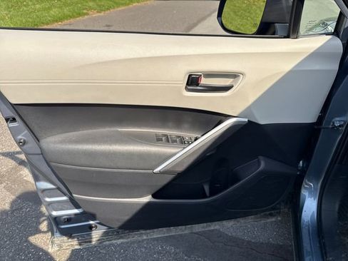 Certified 2024 Toyota Corolla Cross L image 23