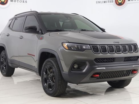 Used 2023 Jeep Compass Trailhawk w/ Trailhawk Convenience Group AWD/4WD image 20