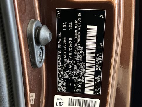 Used 2021 Toyota Sienna Limited FWD image 40