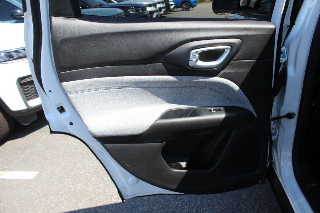 Used 2024 Jeep Compass Latitude AWD/4WD image 21