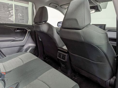 Used 2021 Toyota RAV4 XLE image 37