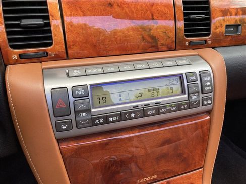 Used 2005 Lexus SC 430 Convertible RWD image 25