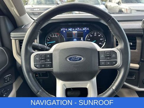 Used 2023 Ford Expedition Limited image 2