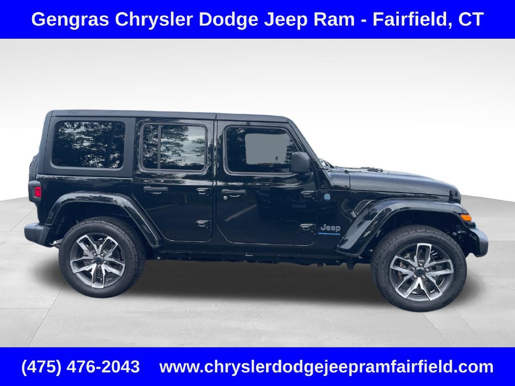 Used 2024 Jeep Wrangler Unlimited w/ Convenience Group AWD/4WD image 8