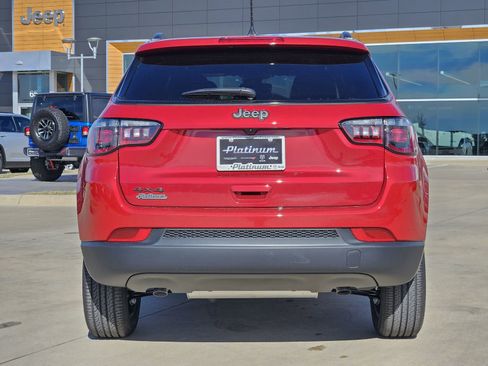 New 2026 Jeep Compass Latitude image 8