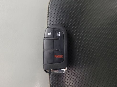 Used 2018 Jeep Compass Limited w/ Navigation Group FWD image 32